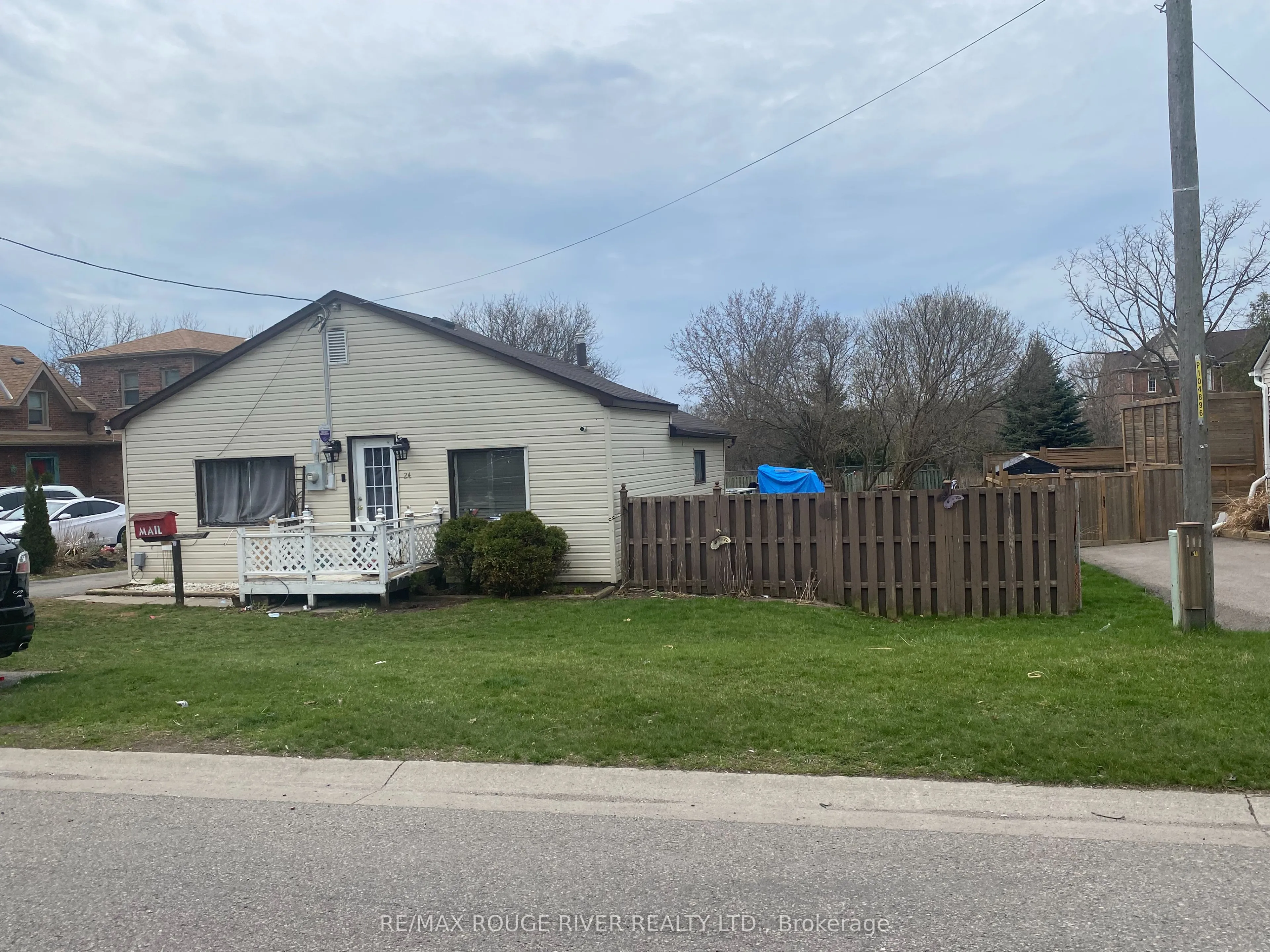 24 Hunt Street, Clarington, ON L1C 2W7
