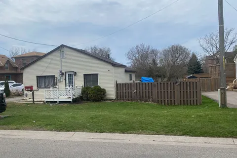 24 Hunt Street, Clarington, ON L1C 2W7