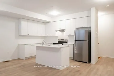 32 Emmas Way, Whitby, ON L1R 0S7