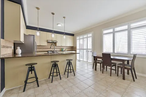 102 Stagecoach Circle, Toronto, ON M1C 0A1