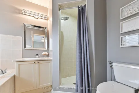 102 Stagecoach Circle, Toronto, ON M1C 0A1