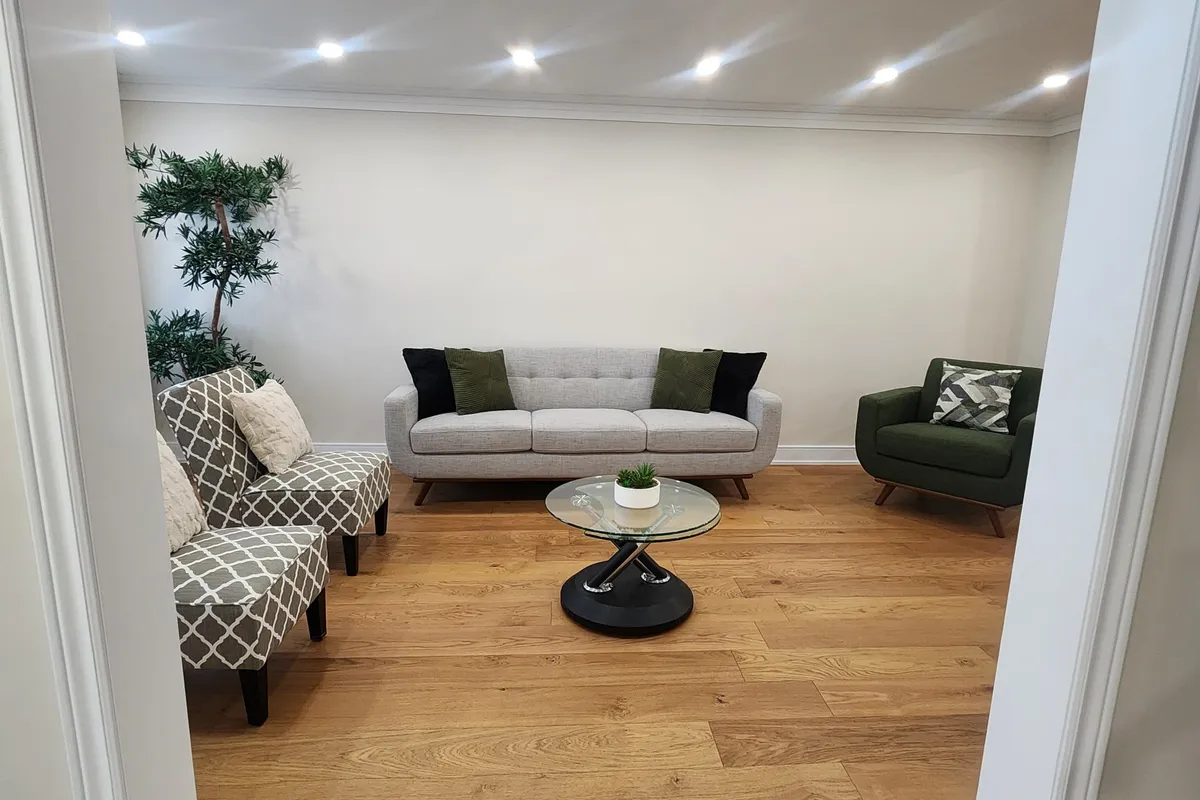 1530 Oakburn Street, Pickering, ON L1V 6N4