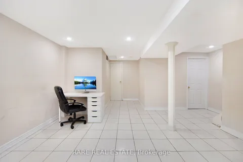 33 Fieldside Drive, Toronto, ON M1V 3C4