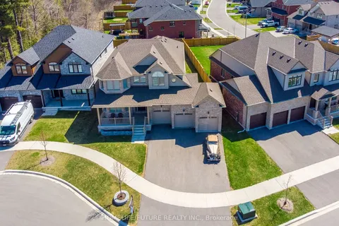 27 Higham Place, Clarington, ON L1C 7G5