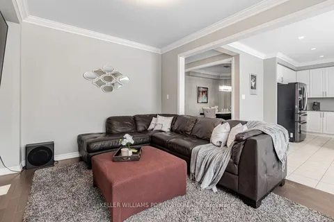 42 Willoughby Place, Clarington, ON L1C 0W4