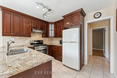 8 Martinet Street, Whitby, ON L1N 8K8