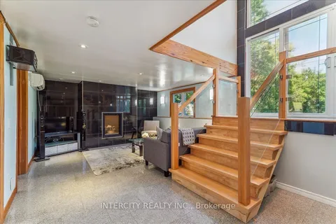 3505 Cochrane Street, Whitby, ON L1R 2P2