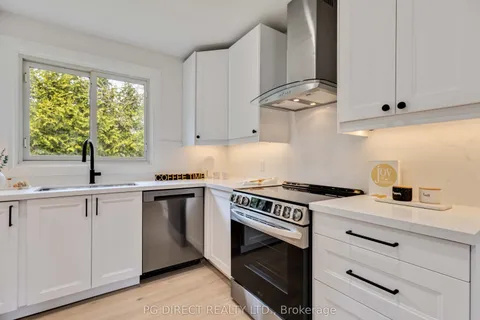 14 Heber Down Crescent, Whitby, ON L1M 1A8
