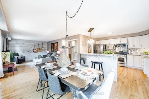 8 Nathan Avenue, Whitby, ON L1M 1J3