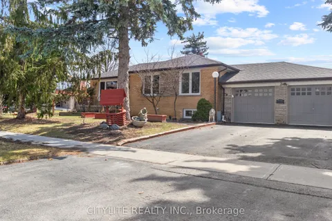 2 Emmeline Crescent, Toronto, ON M1S 1L2