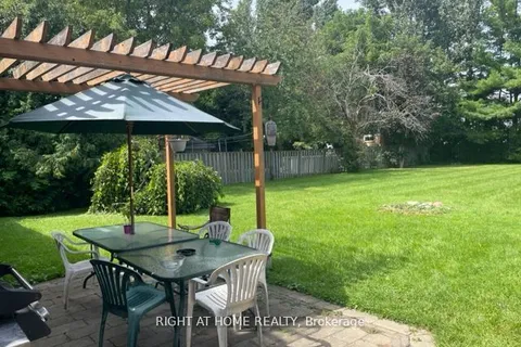 132 Winchester Road, Whitby, ON L1M 1X2