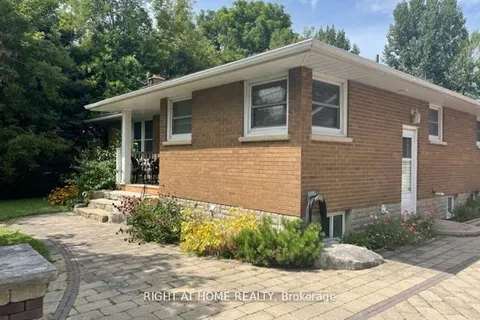 132 Winchester Road, Whitby, ON L1M 1X2
