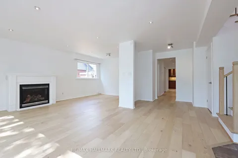 22 Sedgewick Crescent, Toronto, ON M1K 3T6