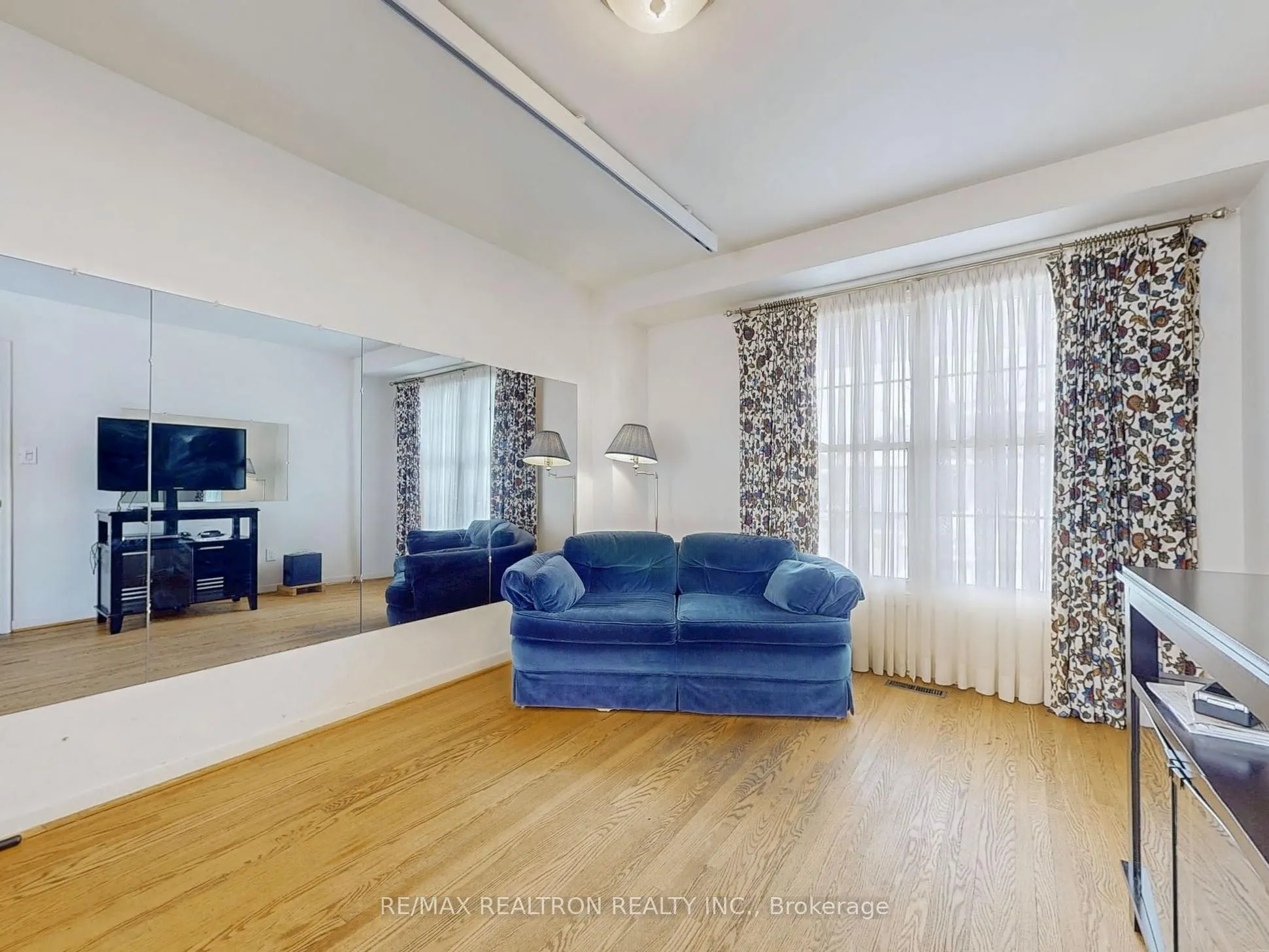 61 Kilchurn Castle Drive, Toronto, ON M1T 2W3