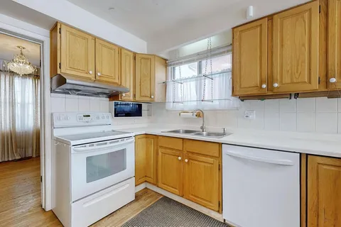 61 Kilchurn Castle Drive, Toronto, ON M1T 2W3