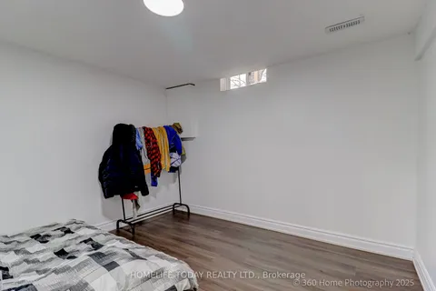 28 Longsword Drive, Toronto, ON M1V 3A3