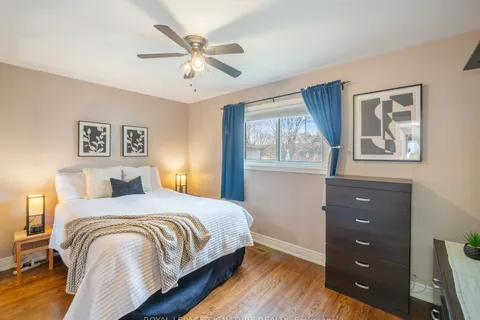 22 Tweedrock Crescent, Toronto, ON M1E 4L5