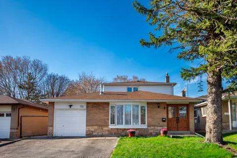 22 Tweedrock Crescent, Toronto, ON M1E 4L5