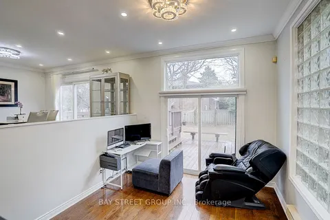 6 Larwood Boulevard, Toronto, ON M1M 2M5