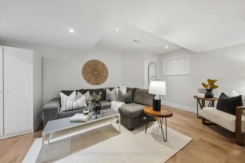 27 Zachary Place, Whitby, ON L1M 1E3