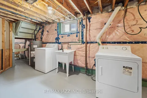 639 Athol Street, Oshawa, ON L1H 1M2