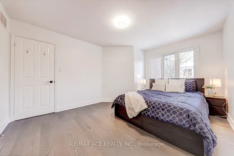 1579 Heathside Crescent, Pickering, ON L1V 5X1