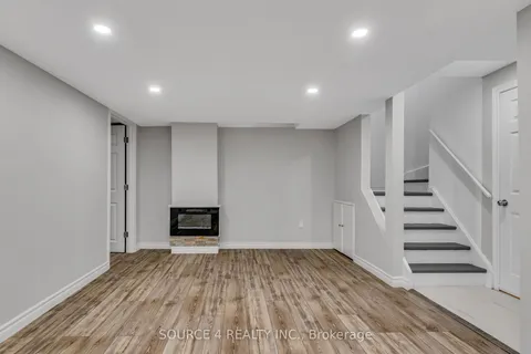 1030 Timberland Crescent, Oshawa, ON L1K 2L9