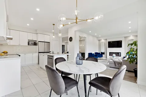 2137 Coppermine Street, Oshawa, ON L1L 0T1