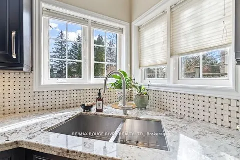 3 Lennon Court, Whitby, ON L1P 1P4