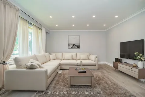 48 Ranstone Gardens, Toronto, ON M1K 2T4