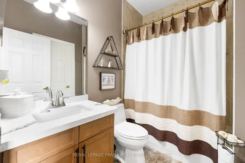 26 Kissingbridge Lane, Clarington, ON L1B 0B2
