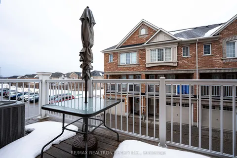 29 Cooperage Lane, Ajax, ON L1S 0E8