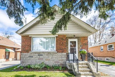 733 Pharmacy Avenue, ON M1L 3J4