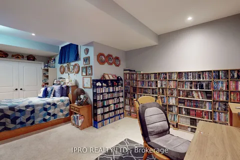 705 Lake Ridge Road, Whitby, ON L1P 2B8