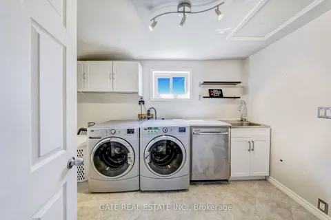 363 Annapolis Avenue, Oshawa, ON L1J 2Y3