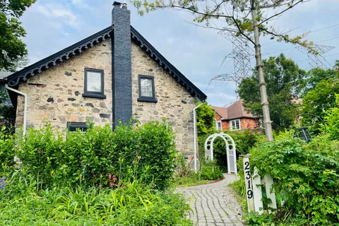 2319 Wildwood Crescent, Pickering, ON L1X 2N1