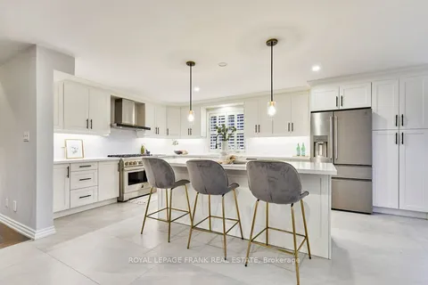 1645 Acorn Lane, Pickering, ON L1Y 1A7