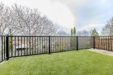 21 Trawley Crescent, Ajax, ON L1S 5Y7