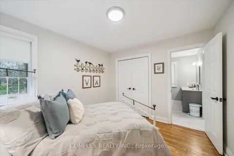 2 TAUNUS Court, Clarington, ON L1C 4H5