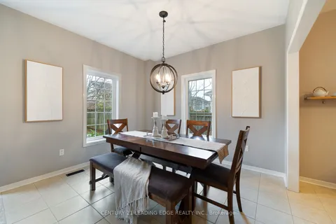 5 Eggert Court, Whitby, ON L1N 9X2
