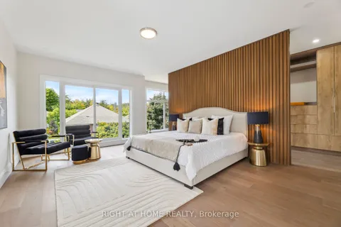 1946 Rosebank Road, Pickering, ON L1V 1P8