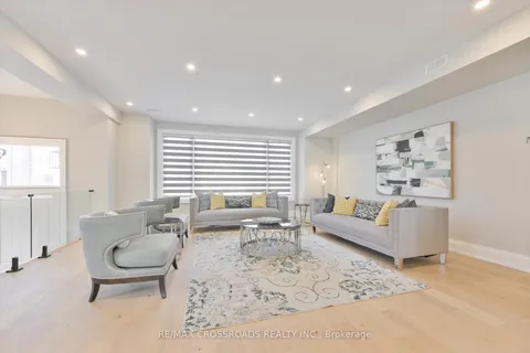 84 Westbourne Avenue, Toronto, ON M1L 2Y5