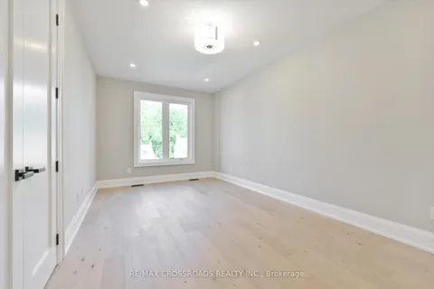 84 Westbourne Avenue, Toronto, ON M1L 2Y5