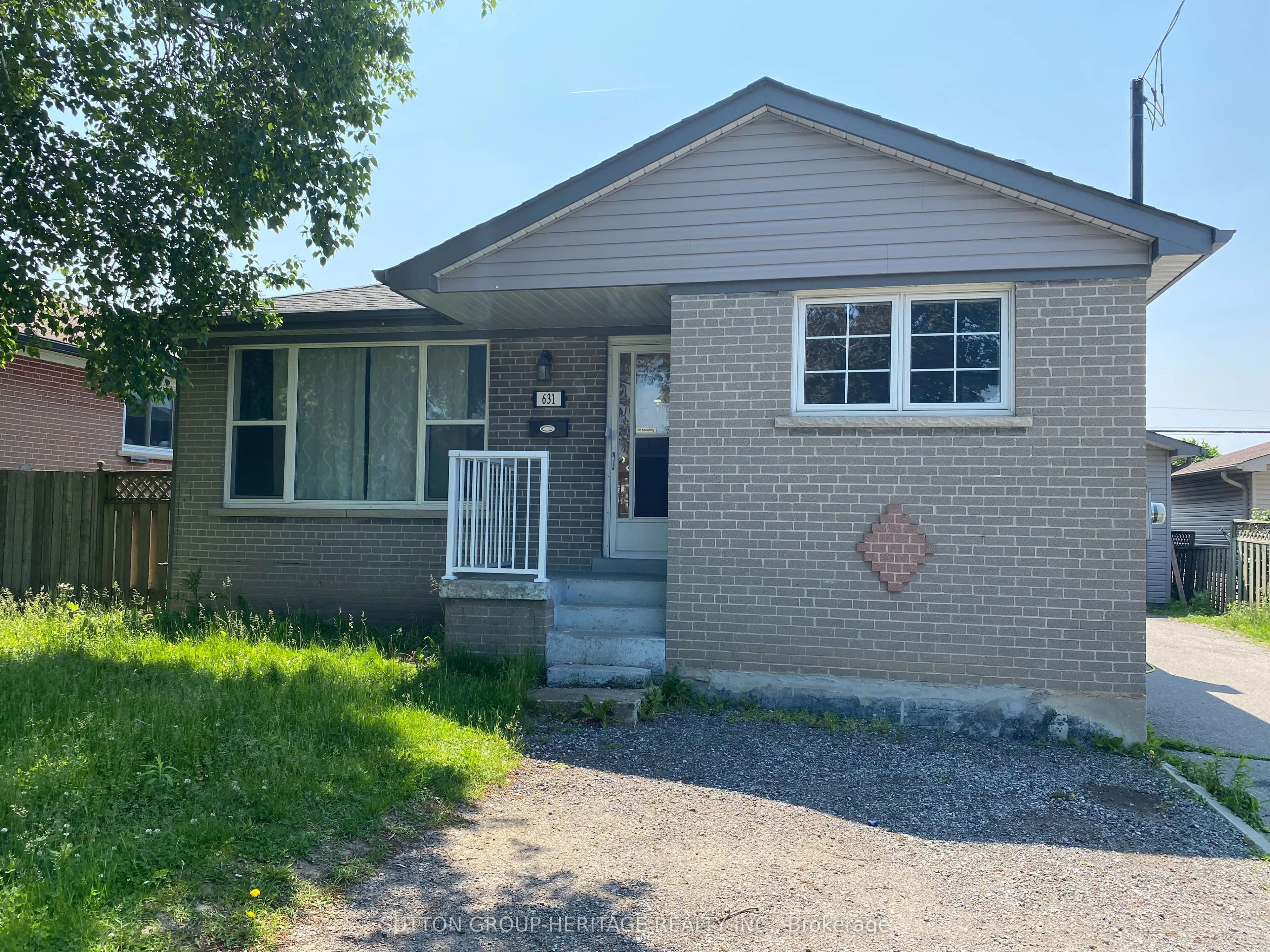 631 Shakespeare Avenue, Oshawa, ON L1H 3H8