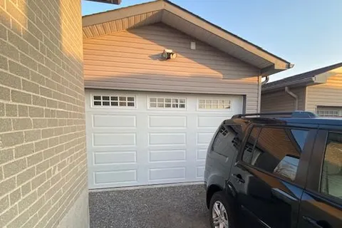 631 Shakespeare Avenue, Oshawa, ON L1H 3H8