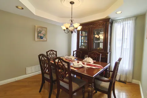 6 Mortimer Crescent, Ajax, ON L1T 3Y1
