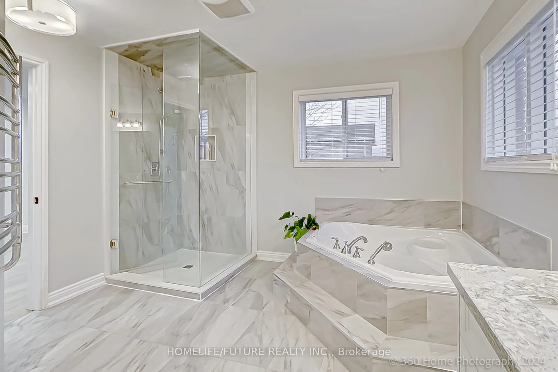 1 Wigston Court, Whitby, ON L1R 2B8