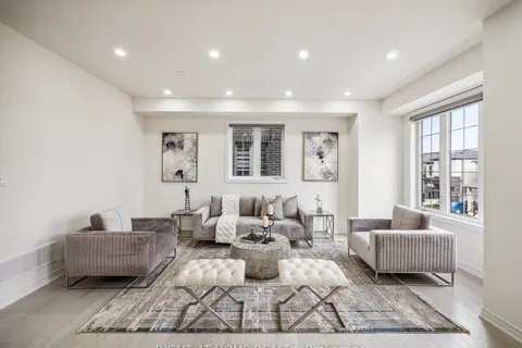 2632 Delphinium Trail, Pickering, ON L1X 2R2