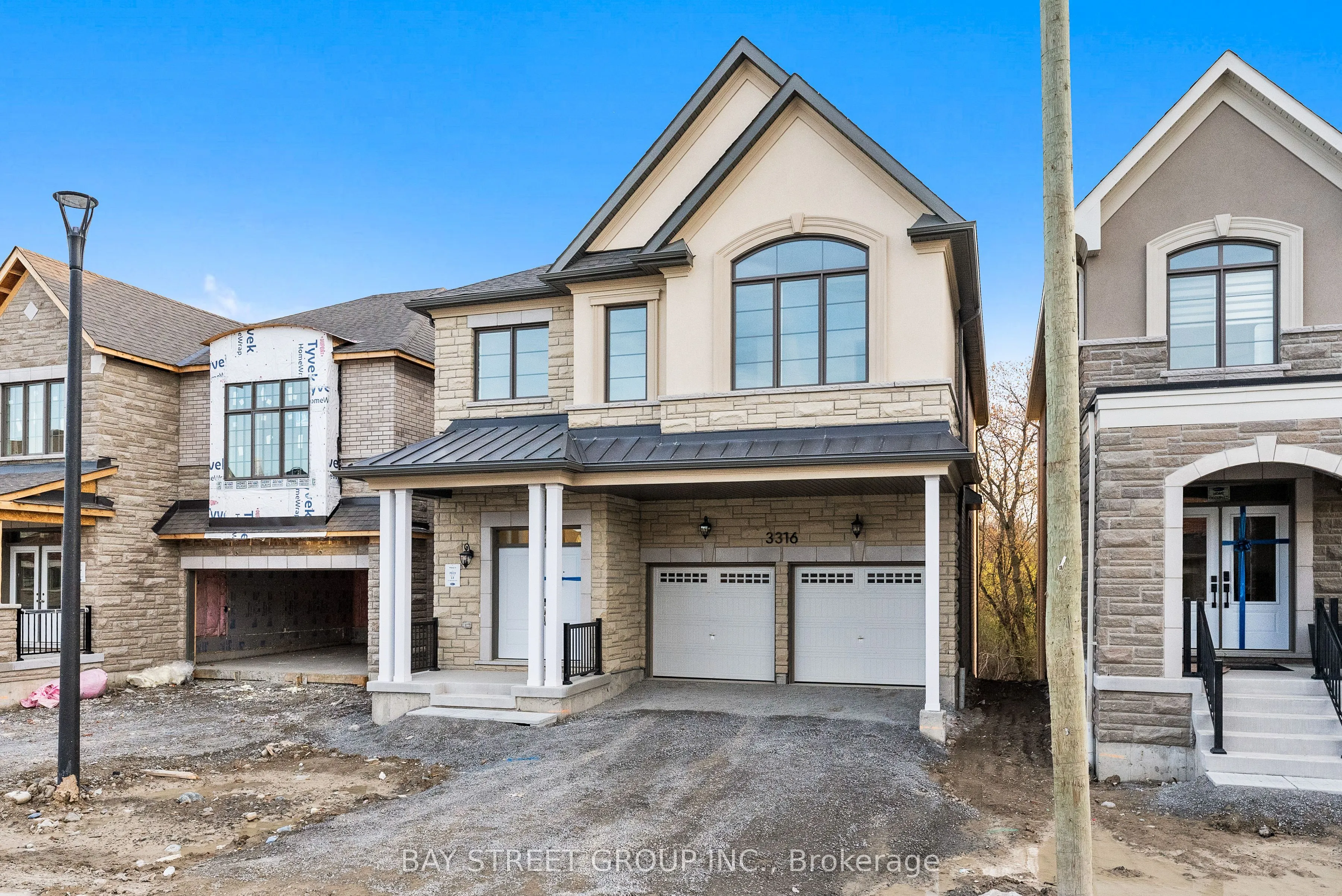 3316 Marchington Square, Pickering, ON L1X 0N9