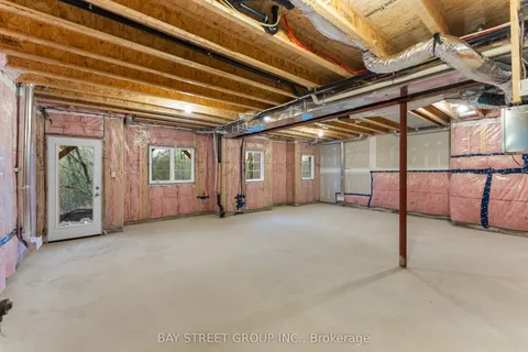 3316 Marchington Square, Pickering, ON L1X 0N9